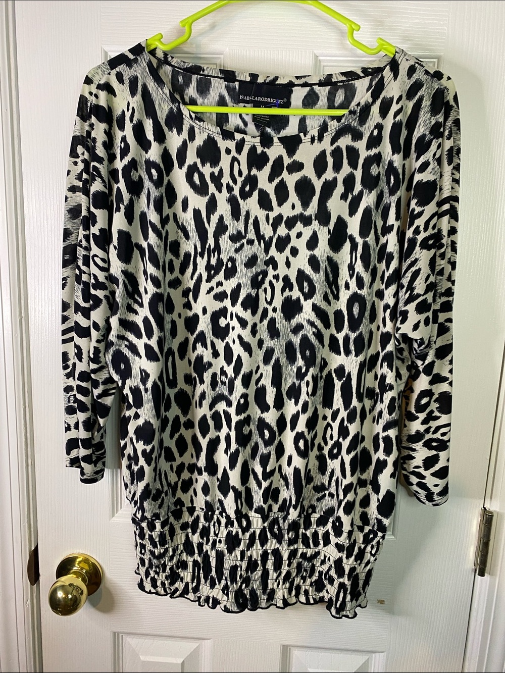 Isabella Rodriguez Black and White Leopard Print Blouson Top Size Medium.